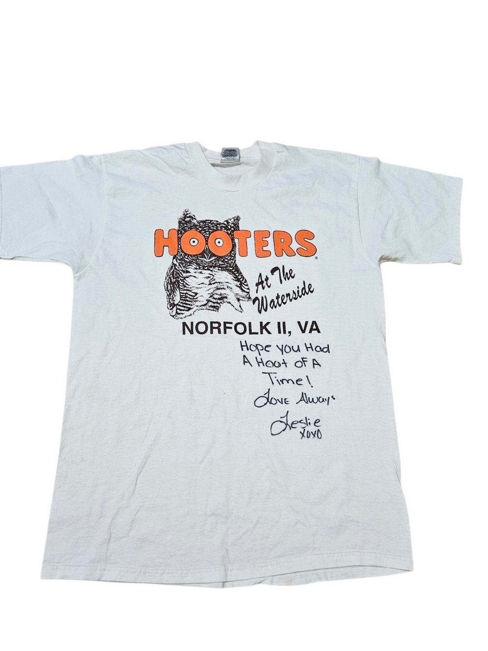 ​Vintage 90s Hooters At The Waterside Norfolk II VA T-Shirt Large Signed Staff